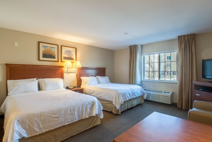 More Photos Of 233 Grand Valley Way, Parachute Hotel For Sale