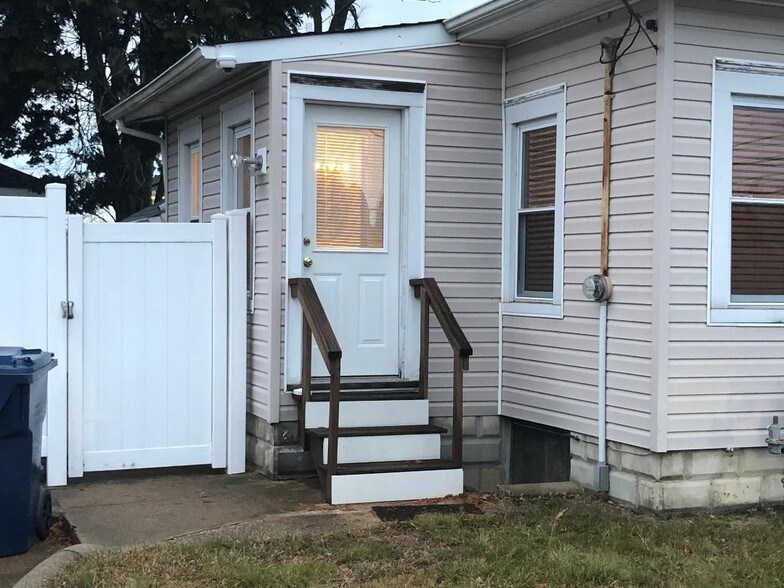 More Photos Of 106 Tiller Ave, Beachwood Specialty For Lease