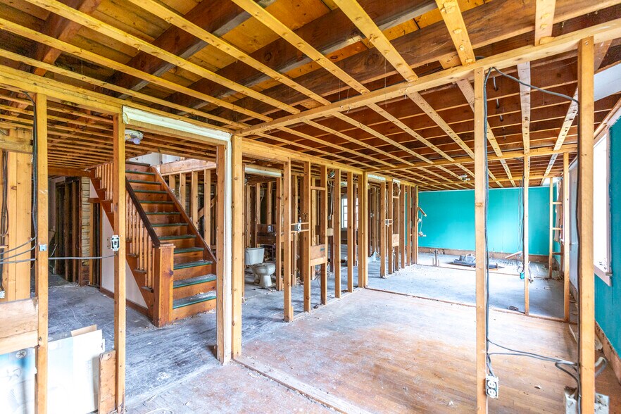 More Photos Of 23 E Main St, Hancock Restaurant For Sale