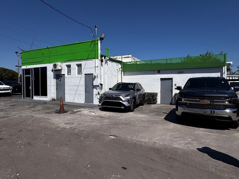 More Photos Of 19001 NW 2nd Ave, Miami Auto Dealership For Lease