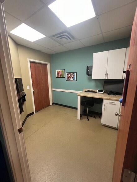 More Photos Of 2057-2059 S Randolph Ave, Saint Paul Storefront Retail Residential For Lease