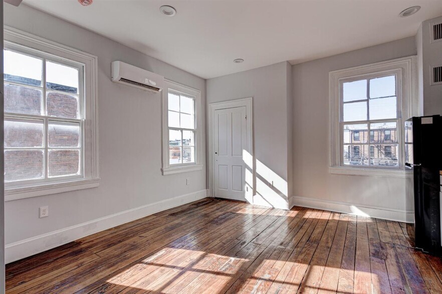 More Photos Of 2116 N Charles St, Baltimore Apartments For Sale