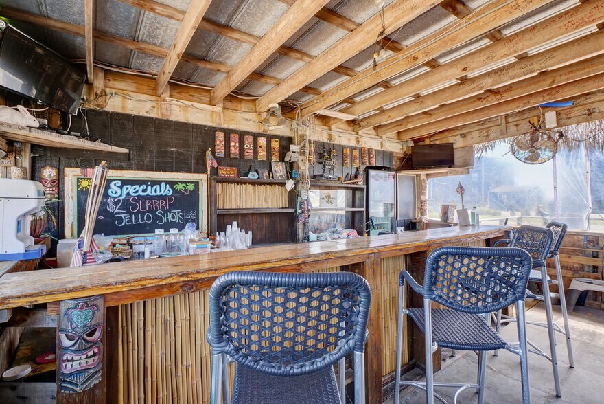 More Photos Of 2181 New River Inlet Rd, North Topsail Beach Convenience Store For Sale