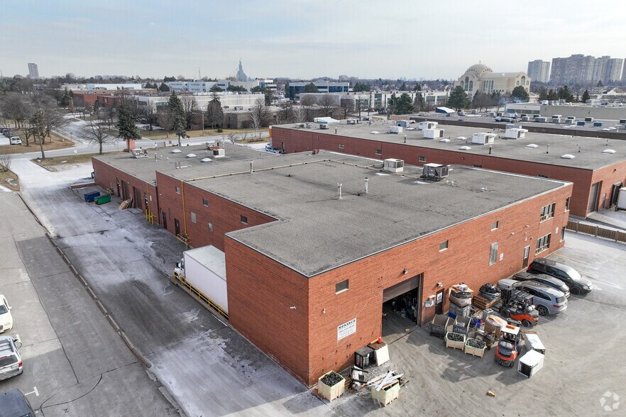 More Photos Of 250 Ferrier St, Markham Service For Sale