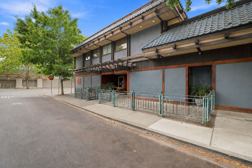 More Photos Of 2422 13th St, Sacramento Restaurant For Sale