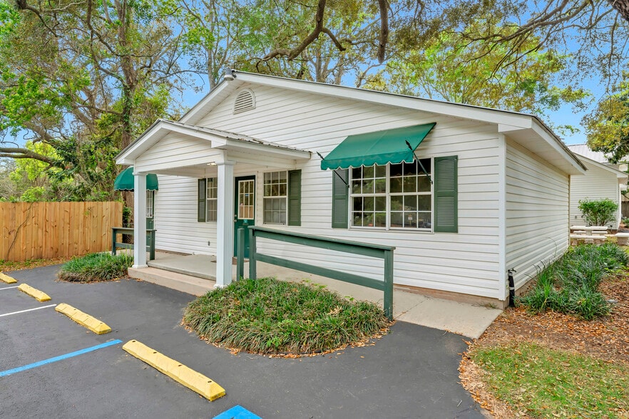 More Photos Of 12440 Magnolia Ave, Magnolia Springs Office For Lease