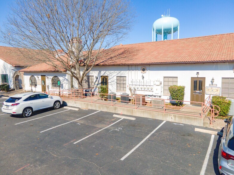 More Photos Of 8241 Fredericksburg Rd, San Antonio Medical For Lease
