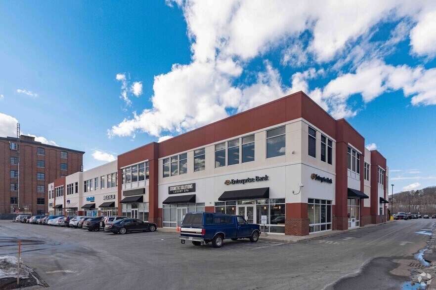 More Photos Of 290 Merrimack St, Lawrence Freestanding For Lease