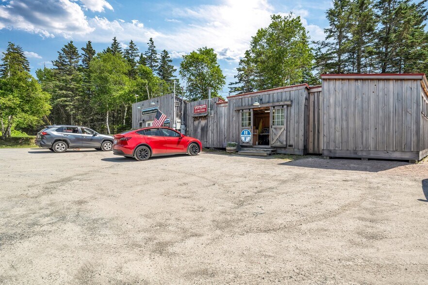More Photos Of 40 North Rd, Swans Island Convenience Store For Sale