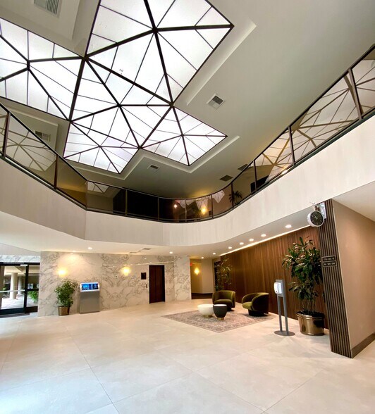 More Photos Of 5743 Corsa Ave, Westlake Village Office For Lease