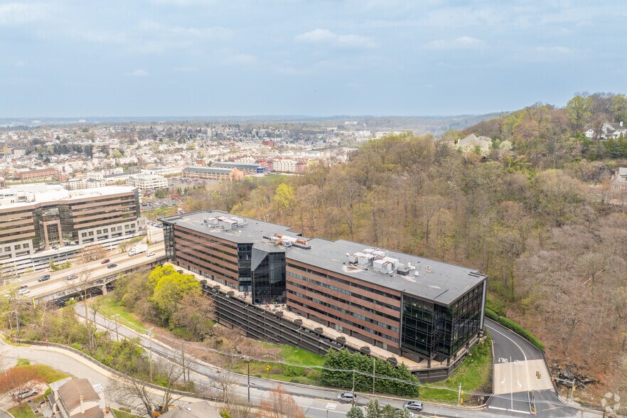 More Photos Of 100 4 Falls Corporate Ctr, Conshohocken Office For Lease
