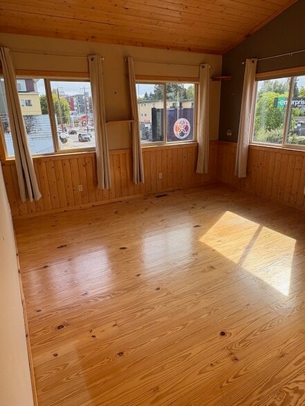 More Photos Of 338 NW 85th St, Seattle Office For Sale