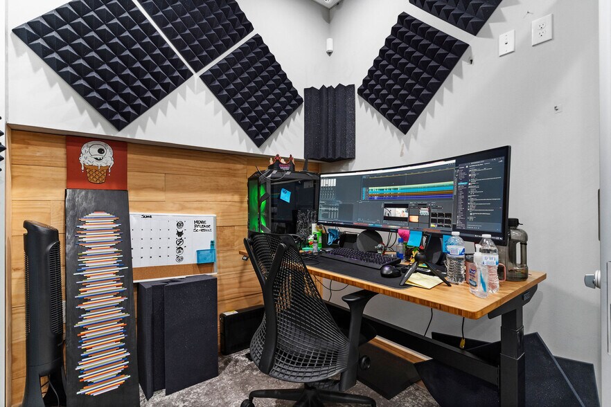 More Photos Of 1330 Rayford Park Rd, Spring Loft Creative Space For Lease