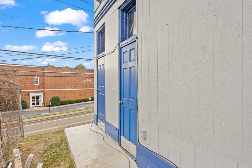 More Photos Of 6212 Kingston Pike, Knoxville Auto Repair For Sale