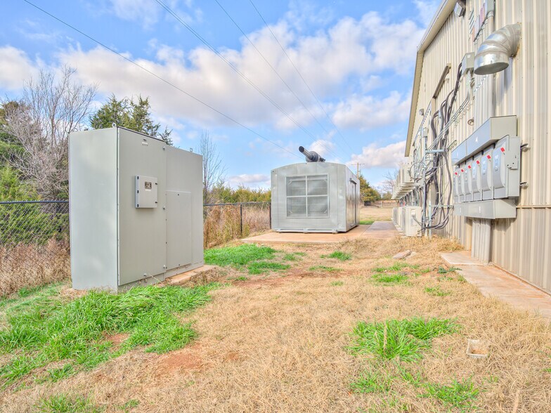 More Photos Of 3595 E State Highway 9, Norman Industrial For Sale