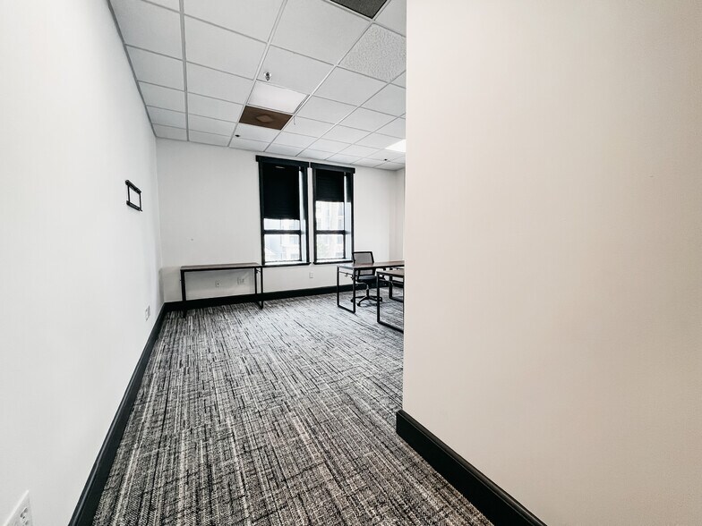 More Photos Of 442 W Kennedy Blvd, Tampa Office For Lease