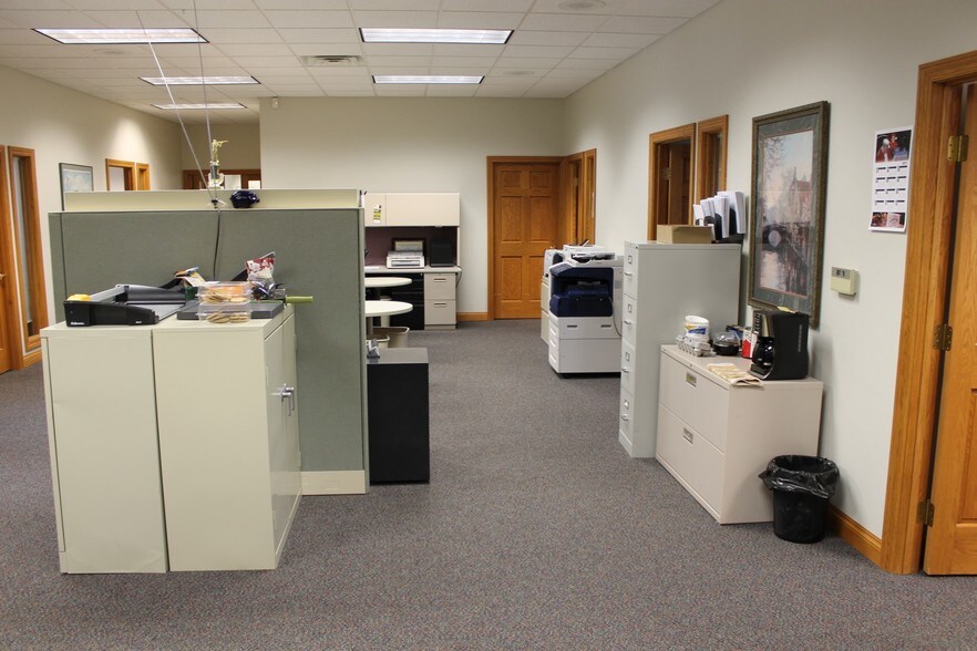 More Photos Of 2848 Memorial Dr, Two Rivers Medical For Lease
