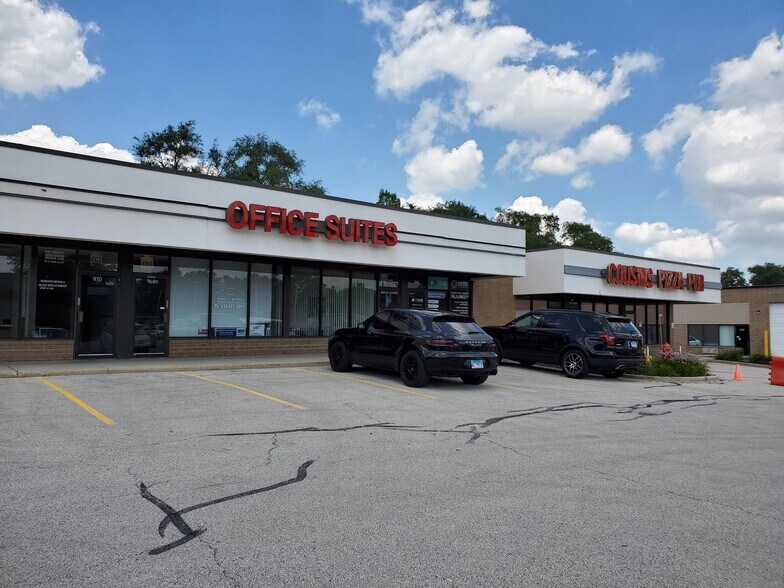 More Photos Of 960-998 Lake St, Roselle Unknown For Lease