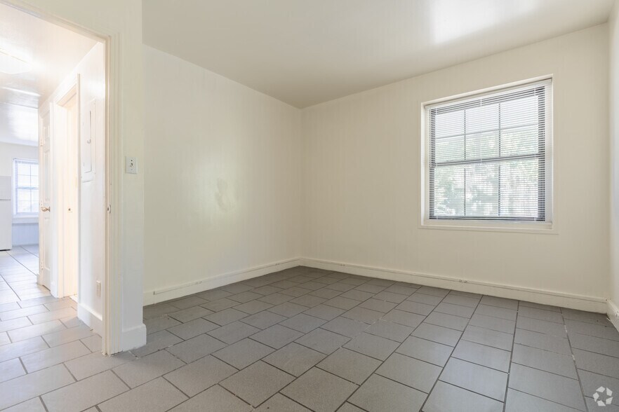 More Photos Of 4 College Ct, Louisville Multifamily For Sale