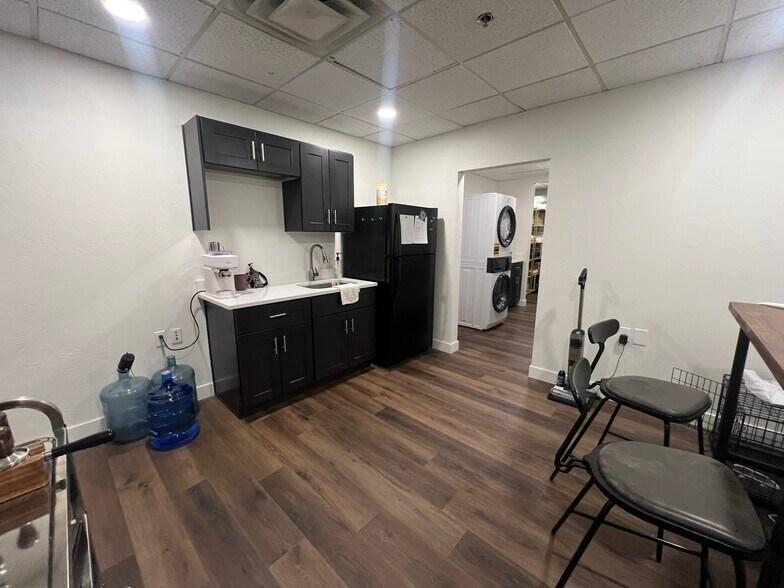 More Photos Of 5620 W Thunderbird Rd, Glendale Medical For Sale