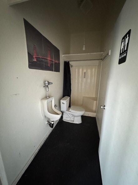 More Photos Of 17648 N 32nd St, Phoenix Warehouse For Sale