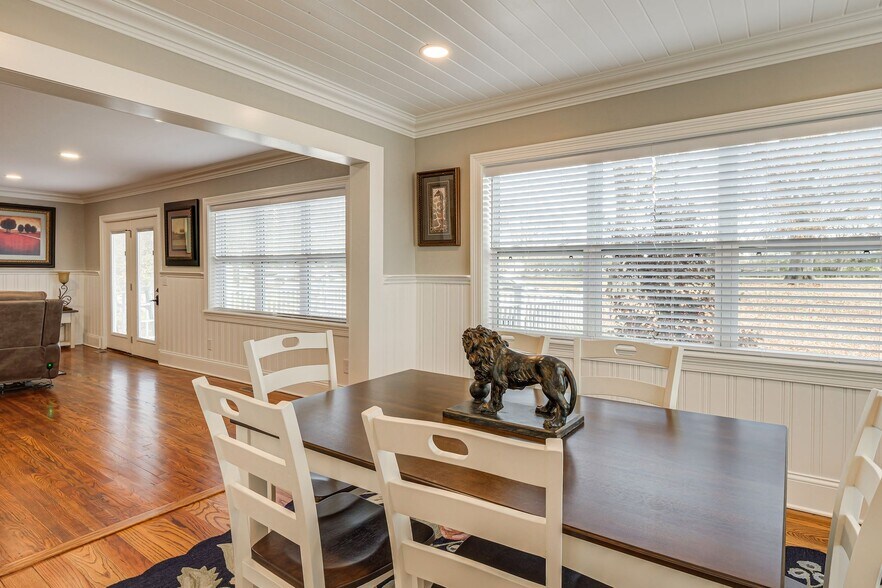 More Photos Of , Lewisburg Specialty For Sale