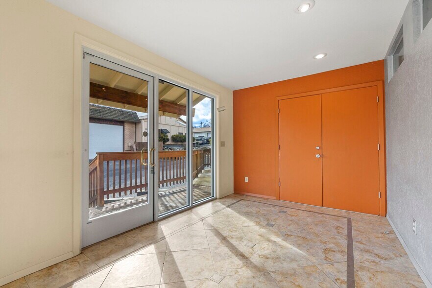 More Photos Of 19478 Village Dr, Sonora Flex For Sale