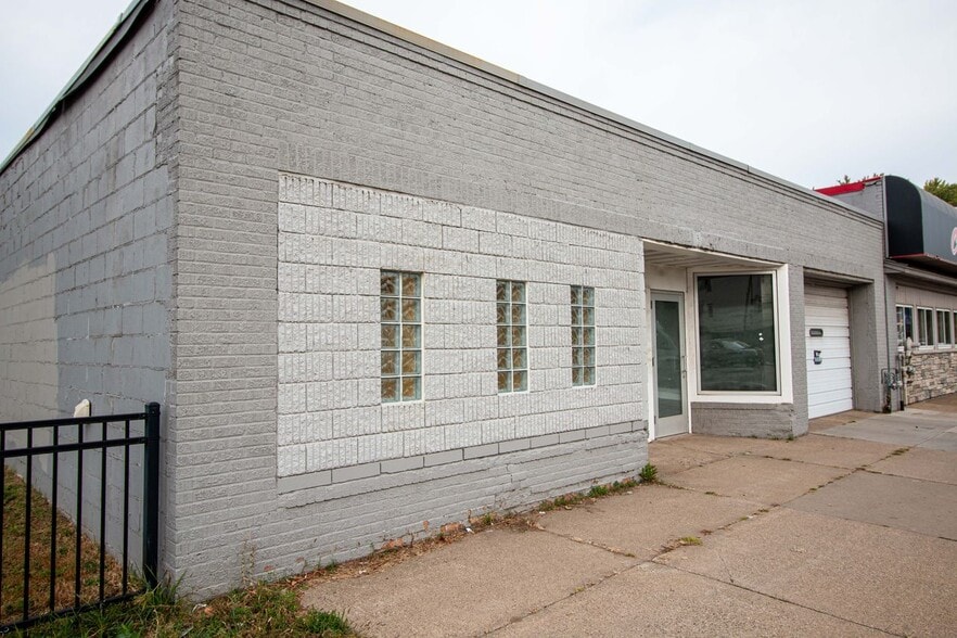 Primary Photo Of 2626 Central Ave NE, Minneapolis Auto Dealership For Sale