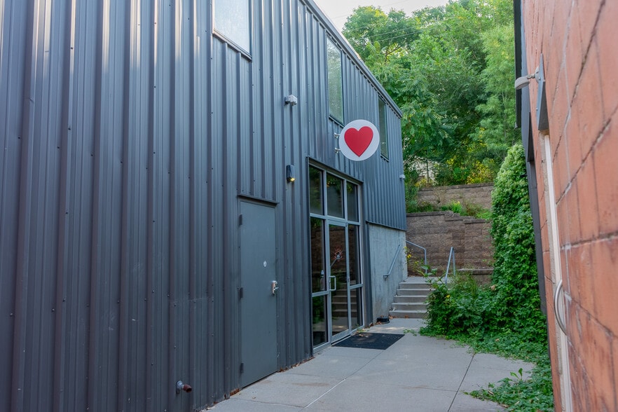 Primary Photo Of 1419 S 13th St, Omaha Storefront Retail Office For Lease