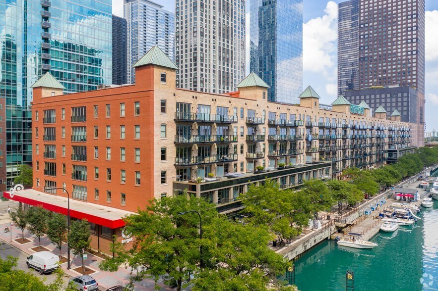 Primary Photo Of 401-465 E Illinois St, Chicago Apartments For Lease