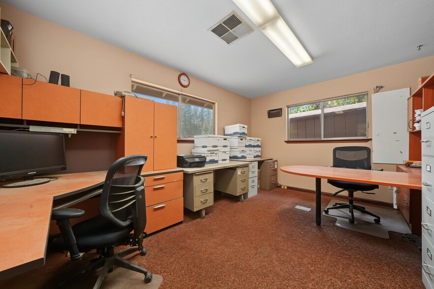 More Photos Of 1495 Linebaugh Rd, Arnold Industrial For Sale