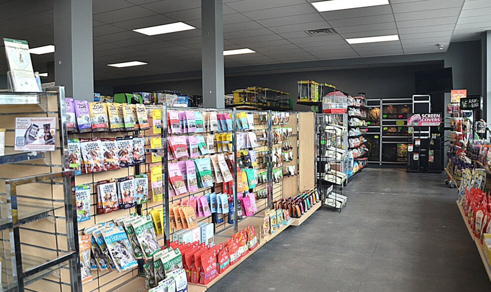 More Photos Of 3510-3526 NE Vivion Rd, Kansas City Unknown For Lease