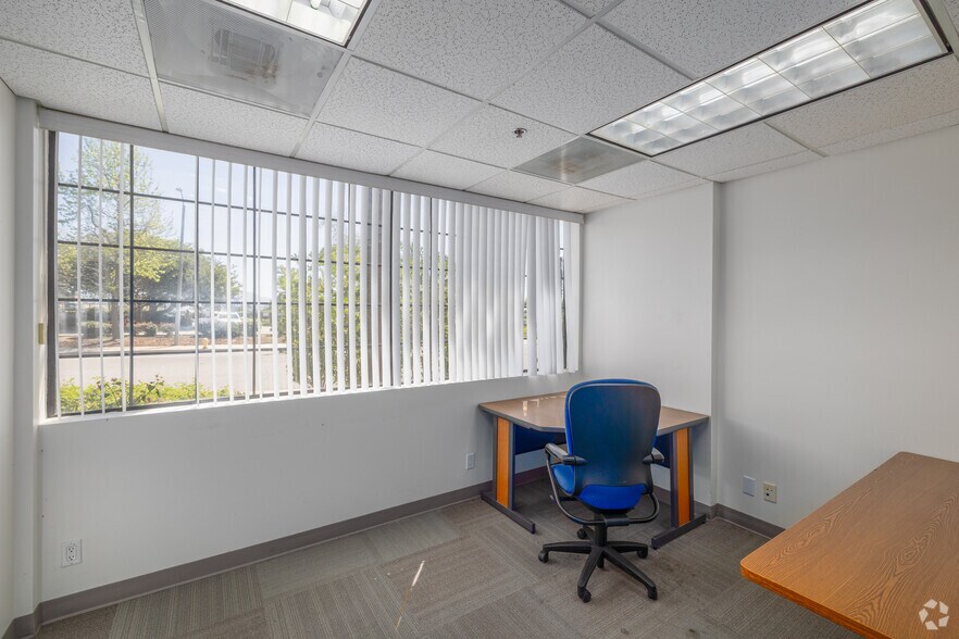 More Photos Of 1327 Del Norte Rd, Camarillo Medical For Sale