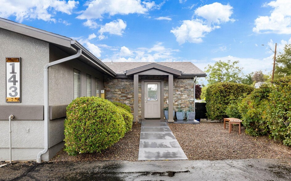 More Photos Of 143 E Merritt St, Prescott Medical For Sale