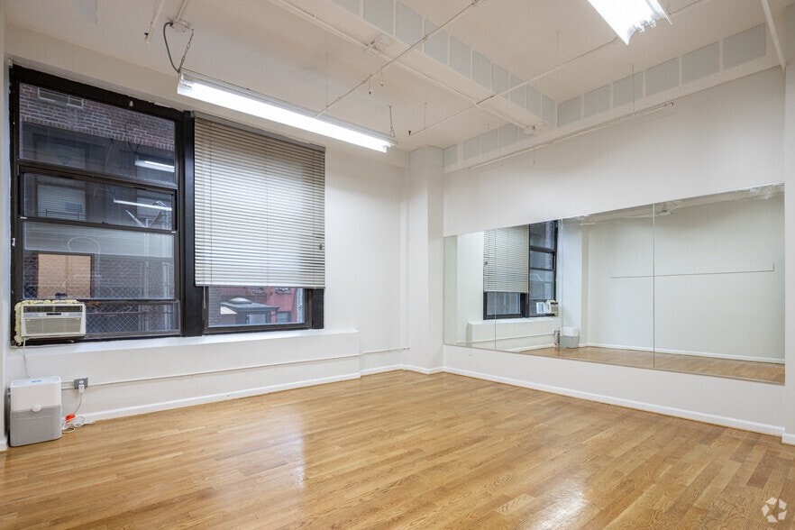 More Photos Of 134 W 29th St, New York Office For Sale