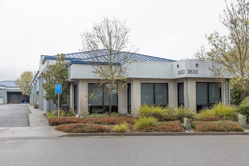 More Photos Of 3633 Regional Pky, Santa Rosa Warehouse For Lease