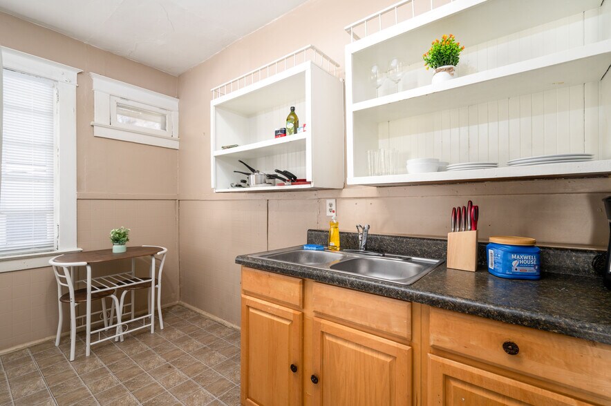 More Photos Of 60 N Willett St, Memphis Apartments For Sale