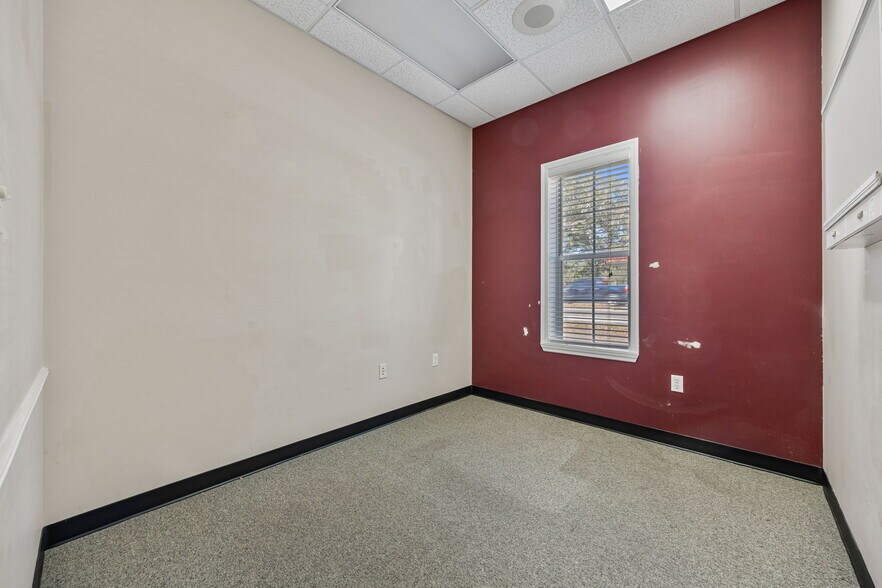 More Photos Of 14522 University Point Pl, Tampa Medical For Sale