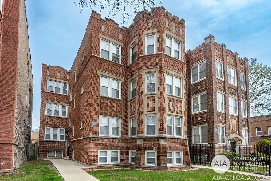 More Photos Of 11201 S King Dr, Chicago Apartments For Sale