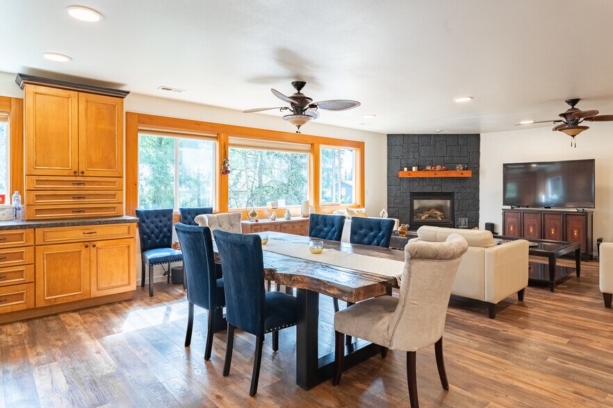 More Photos Of 914 Citadel Dr, Everson Office Residential For Sale