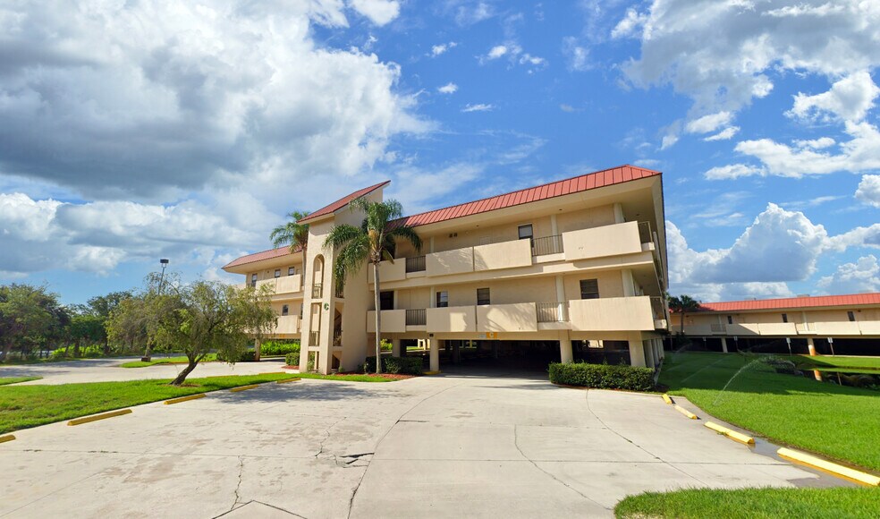 More Photos Of 1801 SE Hillmoor Dr, Port Saint Lucie Medical For Sale