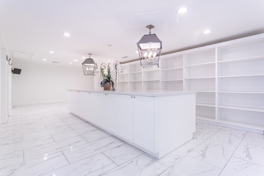 More Photos Of 6017 Melrose Ave, Los Angeles Storefront Retail Residential For Sale