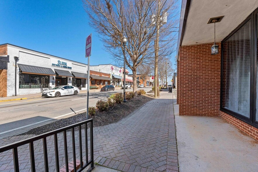 More Photos Of 48 Griffin St, McDonough Storefront For Sale
