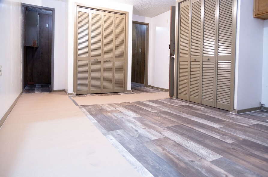 More Photos Of 211 S Austin St, Hutchins Flex For Sale