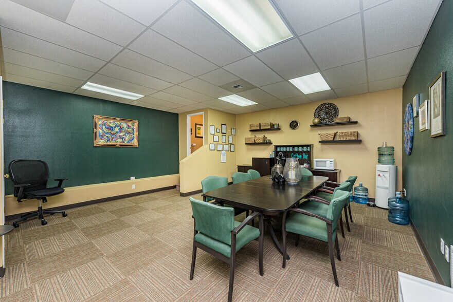 More Photos Of 213 E Washington St, Sequim Storefront Retail Office For Sale