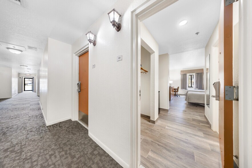More Photos Of 333 SE 1st Ave, Florida City Hotel For Sale