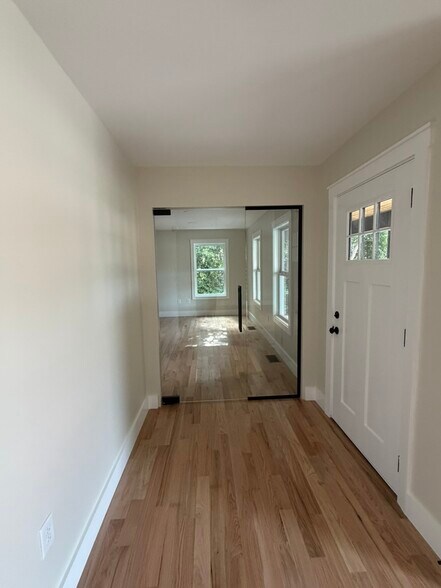 More Photos Of 84 E. Chatham St, Pittsboro Office For Lease