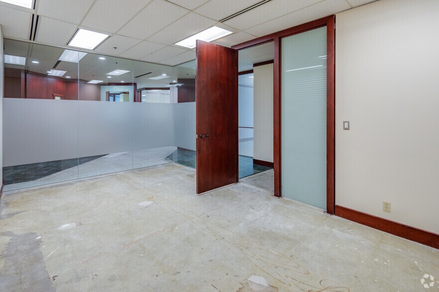 Photo of 13rd Floor Ste 1380