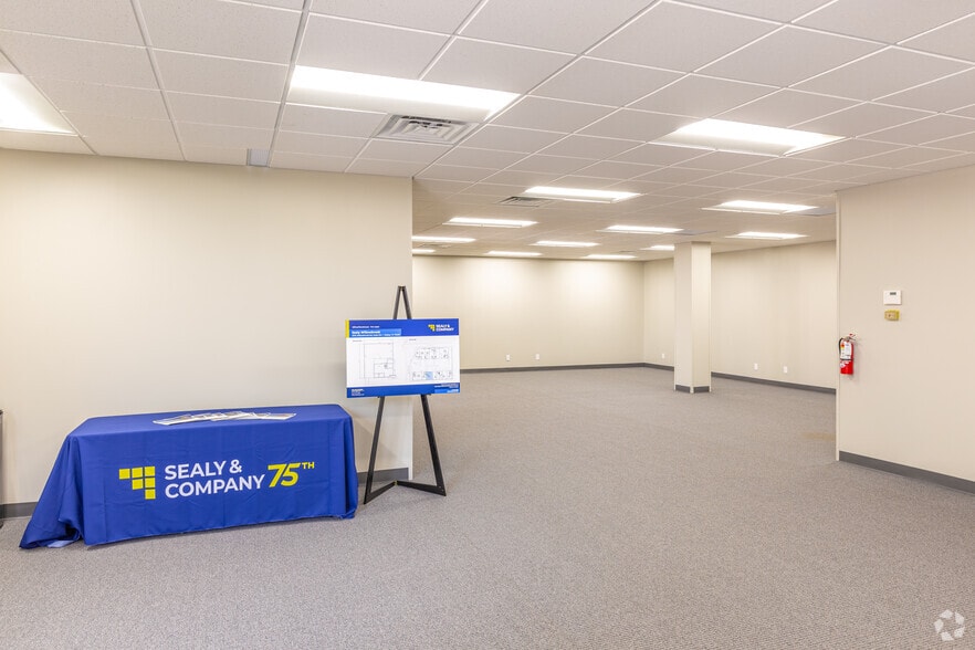 More Photos Of 2515 Willowbrook Rd, Dallas Warehouse For Lease