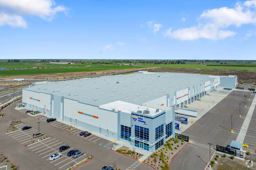 More Photos Of 3160 N Chrisman Rd, Tracy Warehouse For Lease